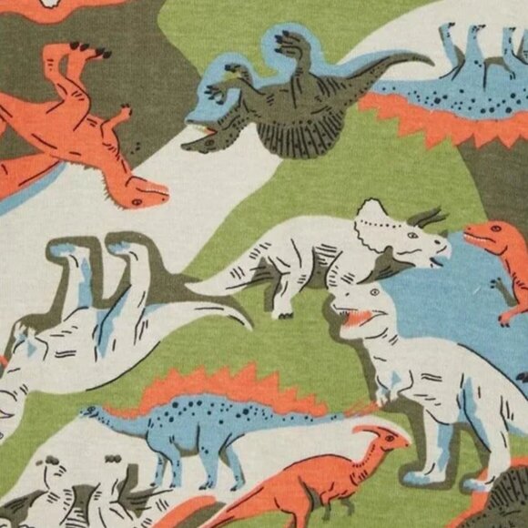 🚨 50% OFF BUNDLES! ENDS 12/7 🚨 Bundle of 3 NWT Carter's Outfits - Size 12 months - Picture 9 of 16